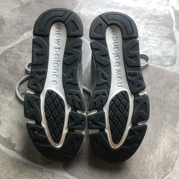 Grey New Balance kids shoes - Picture 4 of 5